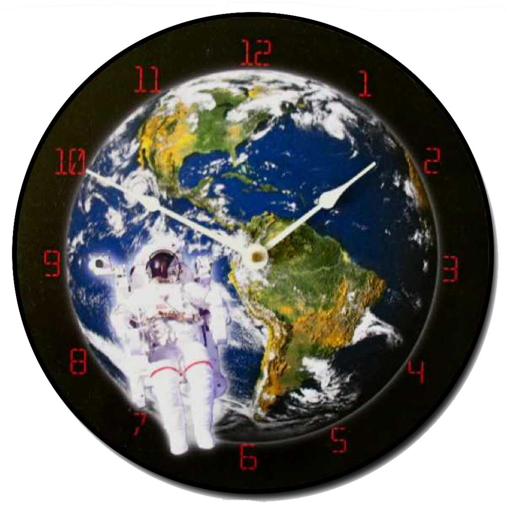 Astronaut-Clock.jpg Astronaut Clock - Image 1